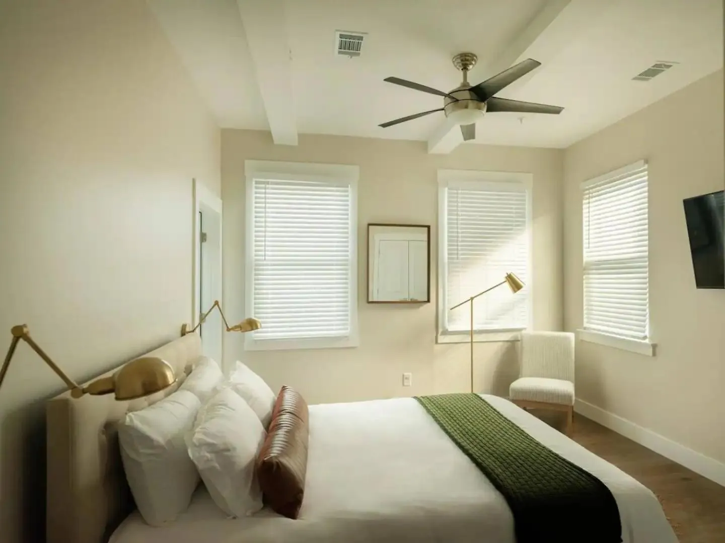 Downtown, Contemporary, 2 Bedroom, Roof Terrace! 4B Savannah