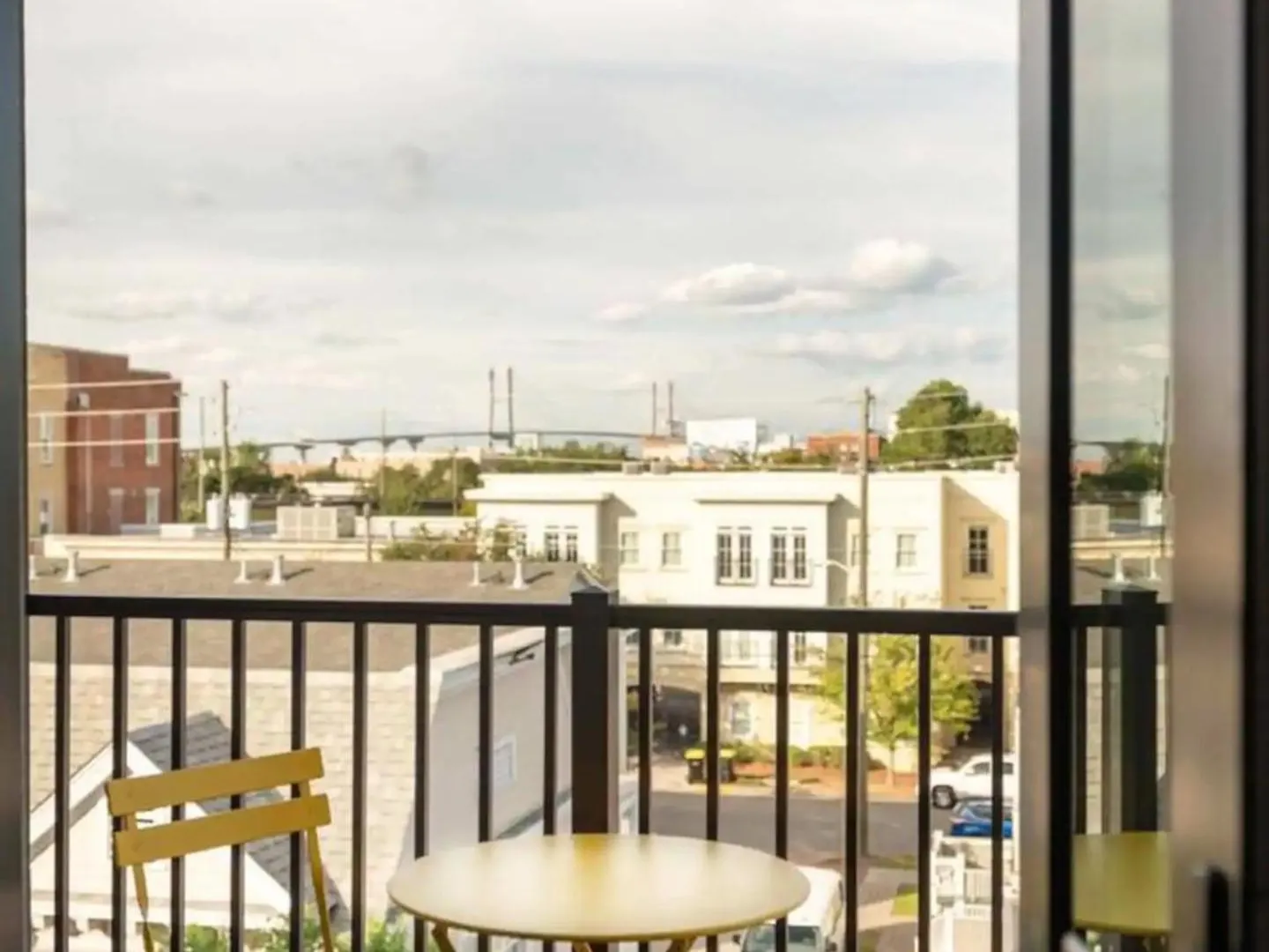 Downtown, Contemporary, 2 Bedroom, Roof Terrace! 4B Savannah